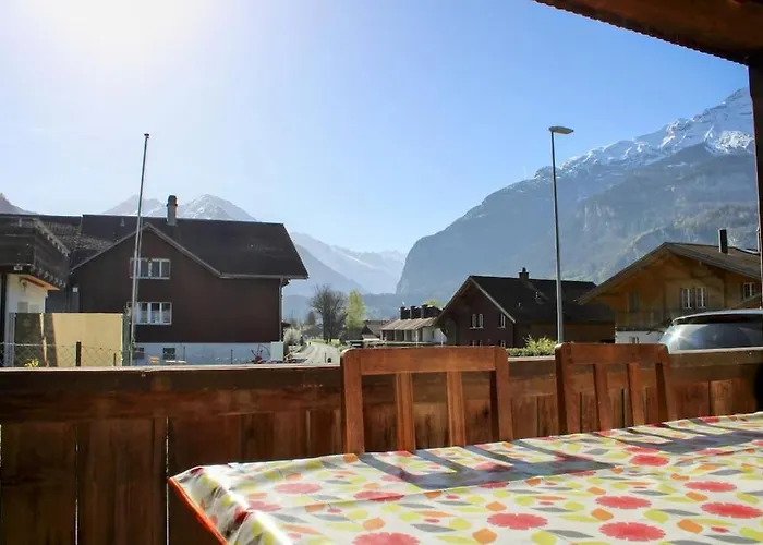 Alpine Chalet Apt W/Parking And Porch